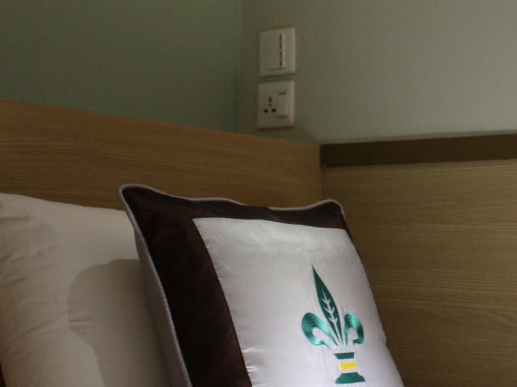Pickled Tea Hostel Γιανγκόν Εξωτερικό φωτογραφία